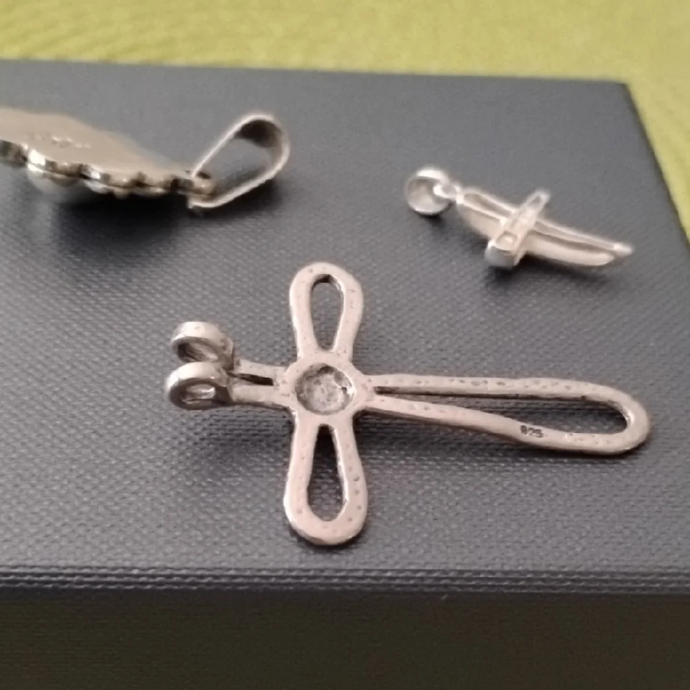 Silver Cross (2) and Flower Pendant Collection - Picture 3 of 4